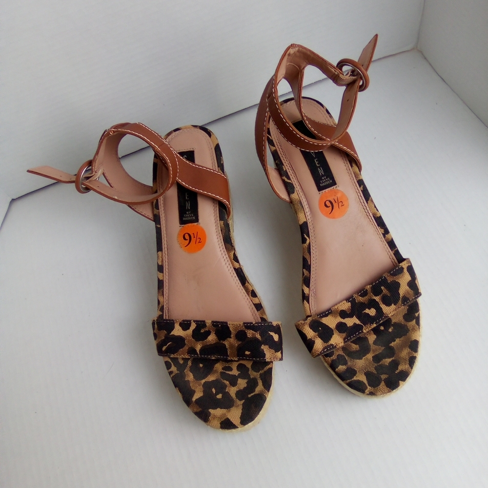 STEVEN MADDEN Leopard Print Ankle Strap Sandals SIZE 9.5